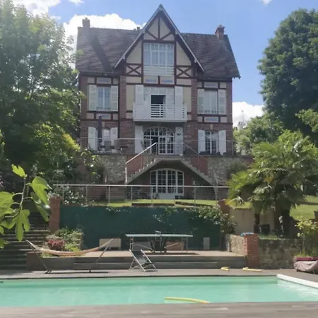 Au Bonheur Des Voyageurs, 30' De Paris Bed & Breakfast
